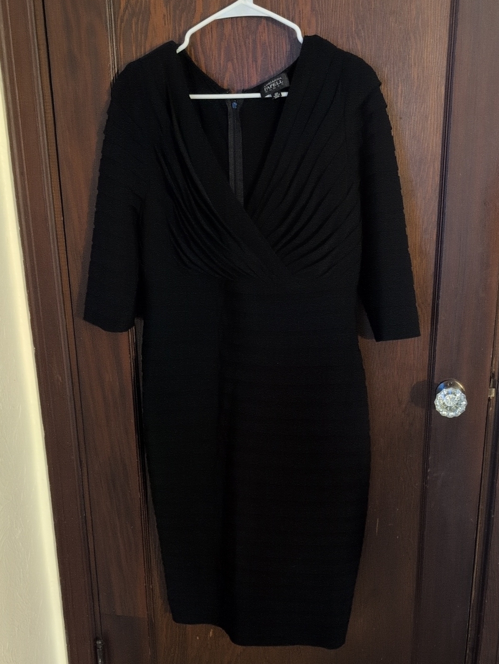 Adrianna Papell Black Long Sleeve Ruched V-Neck Sheath Dress
